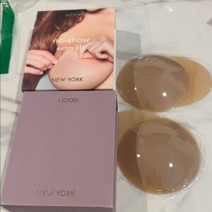 NOOD New York No-Show Extra Lift in Tan